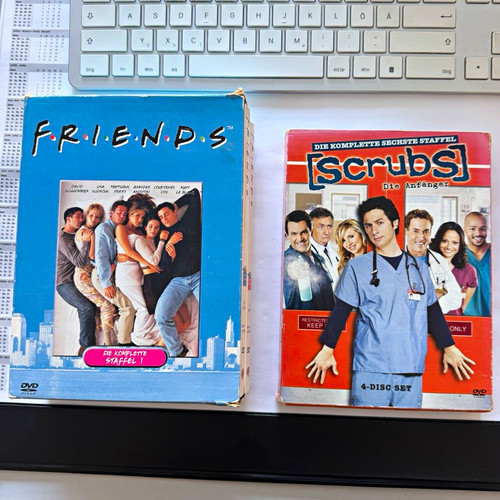 Friends scrubs dvd box - friends, set